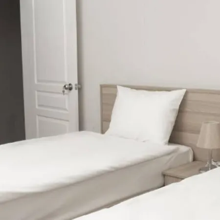 In - Kusadasi 21 2 Bedroom And Living فندق